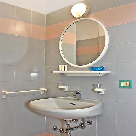 Hotel Exclusive In Pieno Centro - Nuova Gestione 2025 Riccione Exterior photo